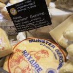 Prise dans un supermarché à Chicago, cette photo témoigne du succès des produits de terroirs et spécialement des fromages frnaçais à travers la monde malgré les contraintes sanitaires et législatives. Ici un Munster représente la région ALCA aux Etats-Unis !